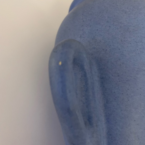 Vintage Niloak Pottery Vase Blue Ornate 7 inches tall as is - Picture 9 of 12